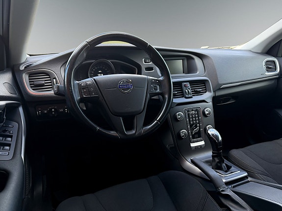 Volvo V40 6 of 11