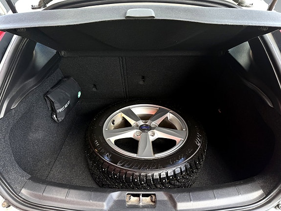 Volvo V40 9 of 11