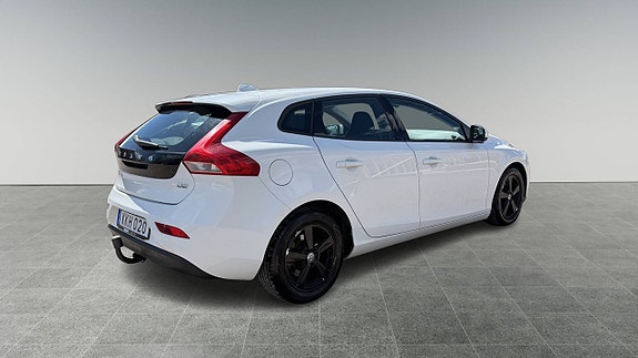 Volvo V40 3 of 5