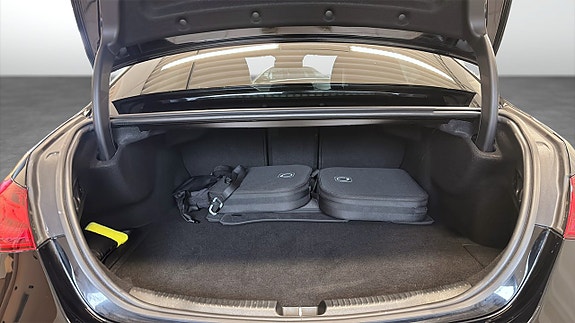 Mercedes-Benz C300 e 10 of 13