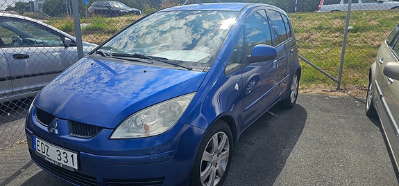 Mitsubishi Colt 2 of 4