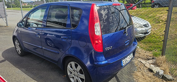 Mitsubishi Colt 3 of 4