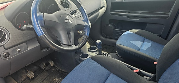 Mitsubishi Colt 4 of 4
