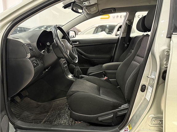 Toyota Avensis 5 of 10
