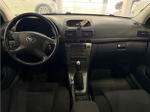Toyota Avensis 8 of 10