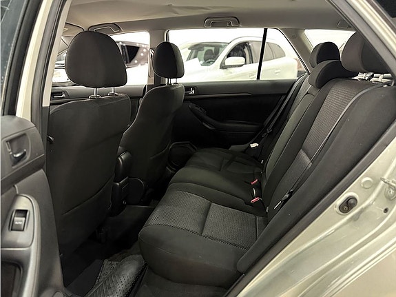Toyota Avensis 9 of 10