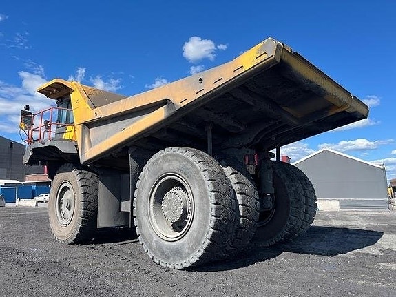 Volvo R100E 2 of 24