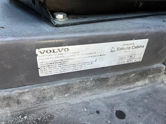 Volvo R100E 24 of 24