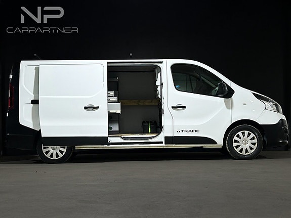 Renault Trafic 4 of 5