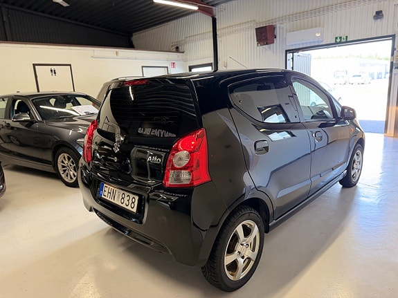 Suzuki Alto 12 of 19