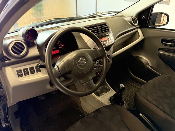 Suzuki Alto 13 of 19