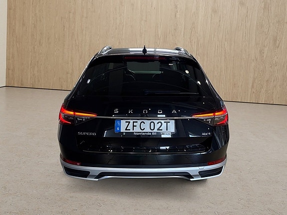 Skoda Superb 9 of 13
