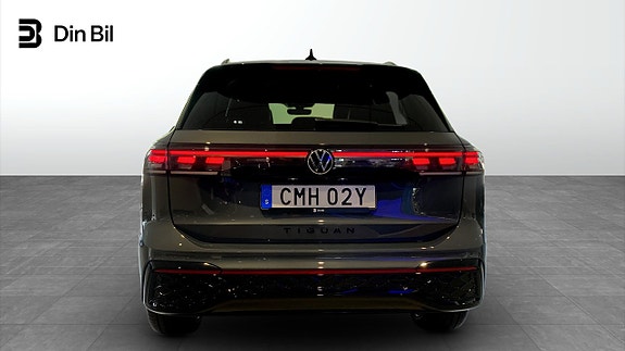 Volkswagen Tiguan 5 of 17