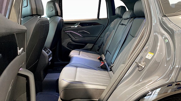 Volkswagen Tiguan 12 of 17