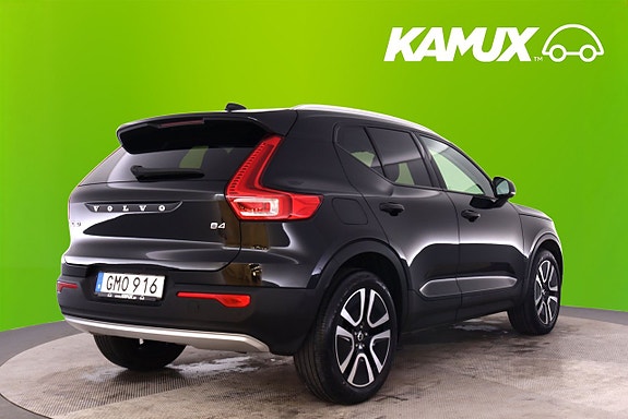 Volvo XC40 4 of 5