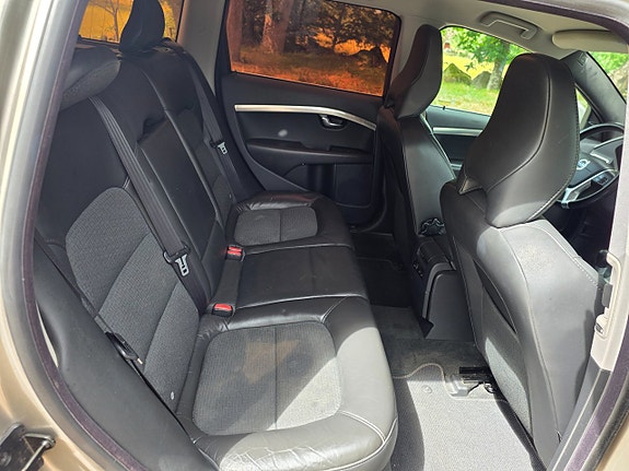 Volvo V70 8 of 10