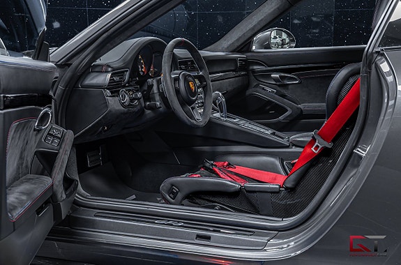 Porsche 911 9 of 23