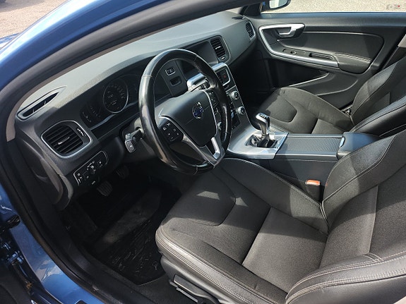 Volvo V60 3 of 11