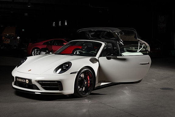 Porsche 992 12 of 30