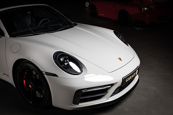 Porsche 992 27 of 30