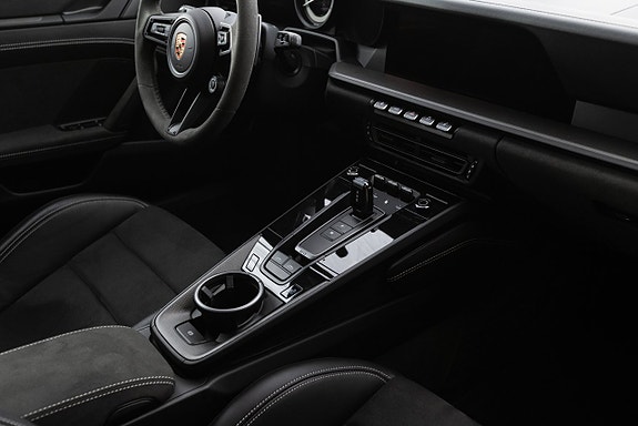 Porsche 992 23 of 30