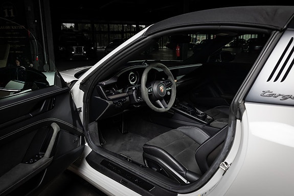 Porsche 992 9 of 30