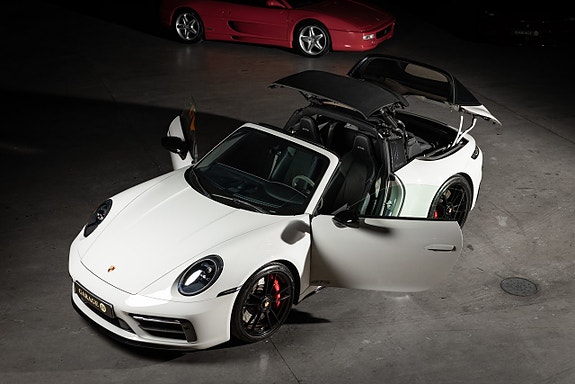 Porsche 992 11 of 30