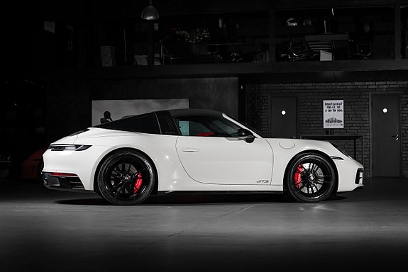 Porsche 992 6 of 30