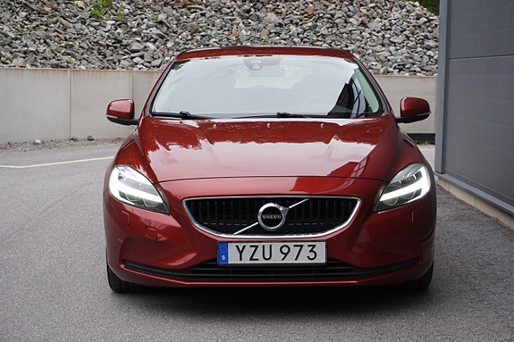 Volvo V40 3 of 5