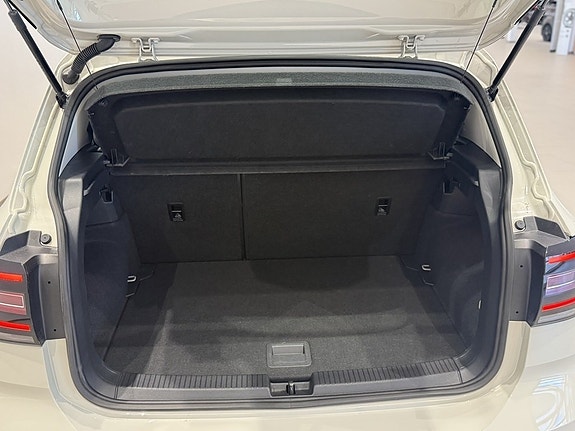 Volkswagen T-Cross 8 of 20