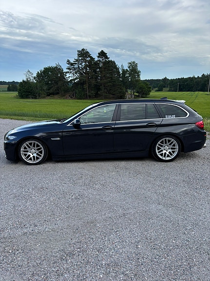 BMW 520d 2 of 10