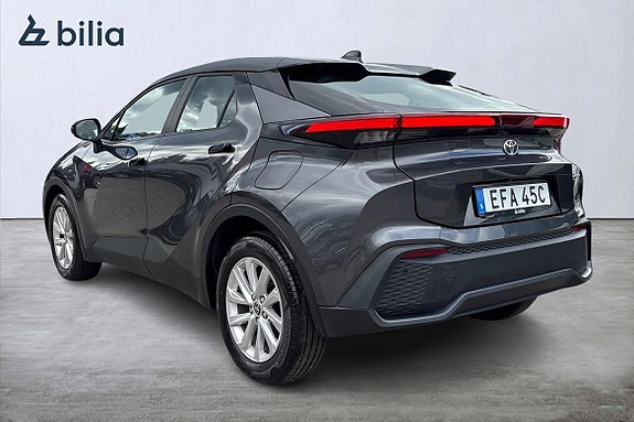 Toyota C-HR 2 of 21