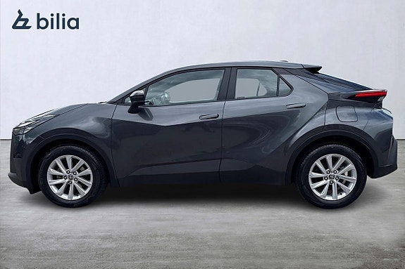 Toyota C-HR 3 of 21
