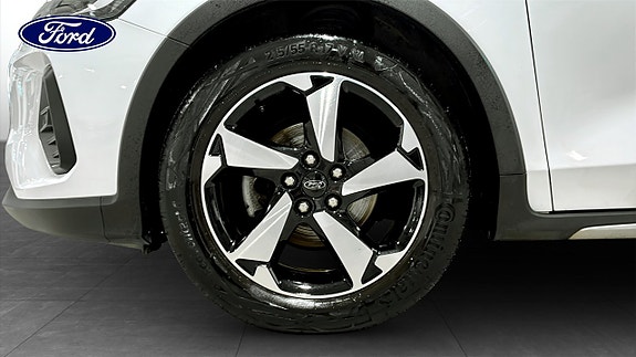 Ford Focus 9 of 12