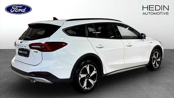 Ford Focus 2 of 12