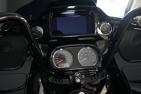 Harley-Davidson FLTRXS Road Glide Spceial 3,99% S&S Slip-On 10 of 11