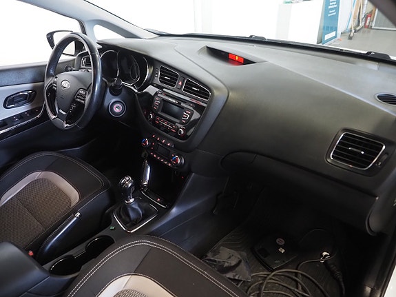 Kia Ceed 9 of 21