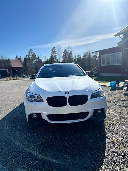 BMW 520d 4 of 5
