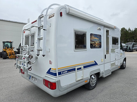 Bürstner T  604 Harmony *Franskbädd *Alde *6800 mil *Solcell 3 of 5