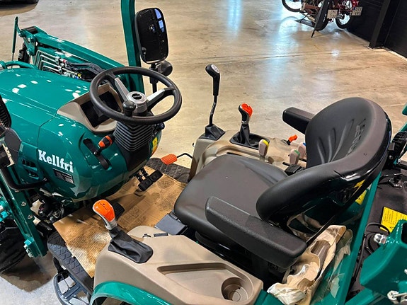 Kompakttraktor Lovol 25 hk med frontlastare 10 of 12