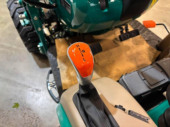 Kompakttraktor Lovol 25 hk med frontlastare 12 of 12