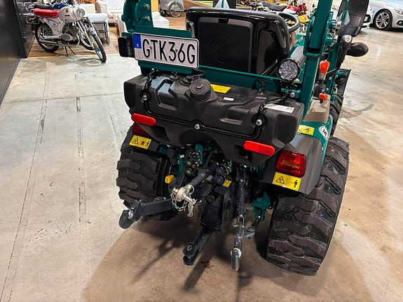 Kompakttraktor Lovol 25 hk med frontlastare 8 of 12