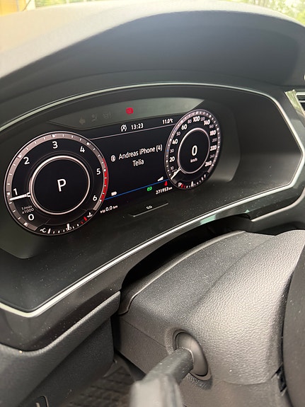 Volkswagen Tiguan 3 of 8