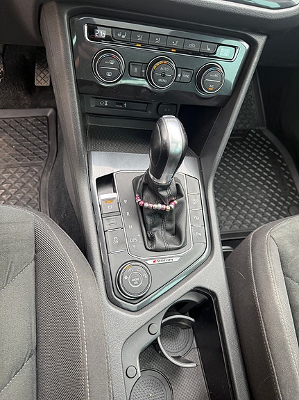Volkswagen Tiguan 6 of 8