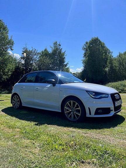 Audi A1 2 of 5