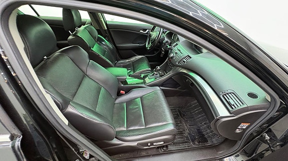 Honda Accord 13 of 27