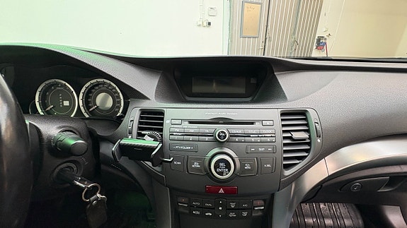 Honda Accord 16 of 27