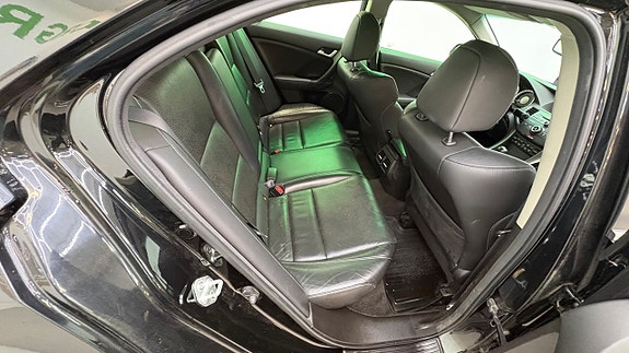 Honda Accord 15 of 27