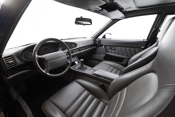 Porsche 968 12 of 28