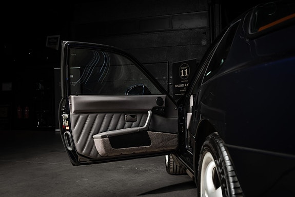 Porsche 968 10 of 28